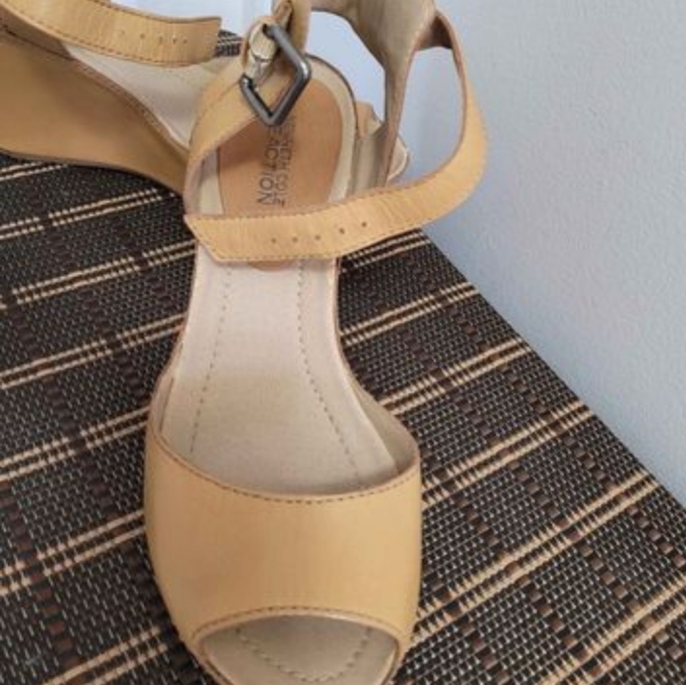 Kenneth Cole Leather Wedge Sandals